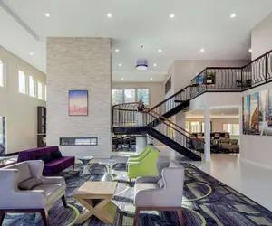 Photo 4 - La Quinta Inn & Suites by Wyndham Oakland - Hayward