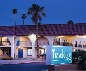 Photo 2 - Travelodge by Wyndham Indio