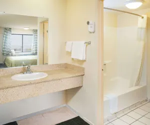 Photo 5 - Travelodge by Wyndham Indio