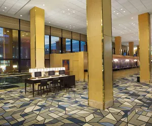 Photo 5 - Hilton Chicago O'Hare Airport