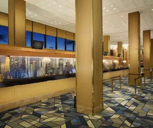 Photo 4 - Hilton Chicago O'Hare Airport