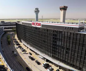 Photo 2 - Hilton Chicago O'Hare Airport