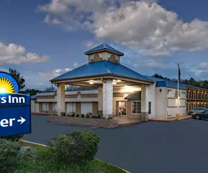 Photo 2 - Days Inn by Wyndham Cookeville