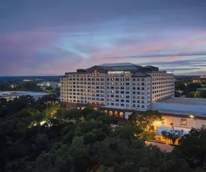 Photo 2 - Renaissance Austin Hotel