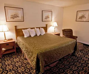Photo 3 - Americas Best Value Inn Roosevelt Ballard