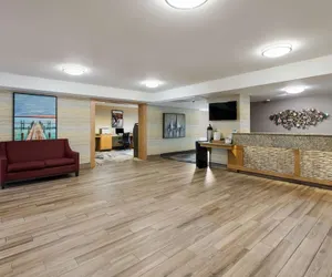 Photo 4 - Best Western Holiday Lodge