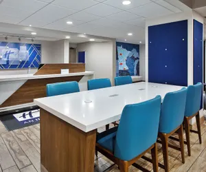Photo 3 - Holiday Inn Express & Suites Eden Prairie – Minneapolis by IHG