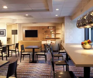 Photo 4 - Courtyard by Marriott Austin-University Area