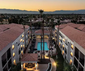 Photo 2 - Courtyard By Marriott Palm Springs