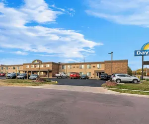 Photo 2 - Days Inn by Wyndham Sioux Falls Empire