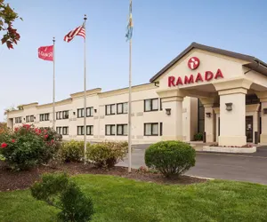 Photo 2 - Ramada by Wyndham Newark/Wilmington