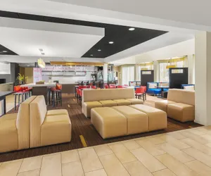 Photo 5 - Super 8 by Wyndham Dallas Love Field Airport