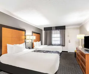 Photo 3 - Travelodge by Wyndham El Paso - Airport