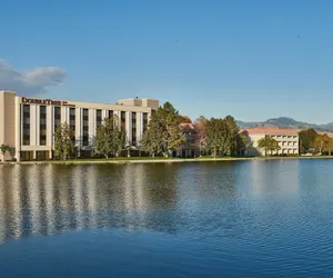Photo 2 - DoubleTree by Hilton Hotel Salt Lake City Airport