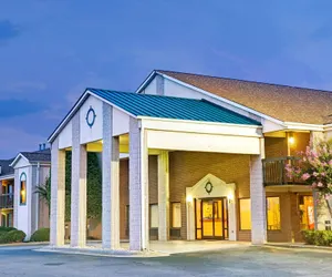 Photo 2 - Days Inn by Wyndham Mooresville Lake Norman