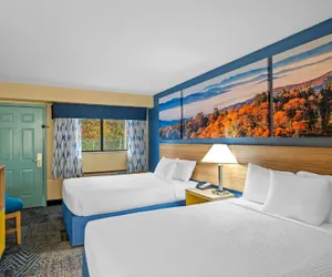 Photo 4 - Days Inn by Wyndham Renfro Valley Mount Vernon