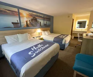 Photo 2 - Days Inn by Wyndham Renfro Valley Mount Vernon