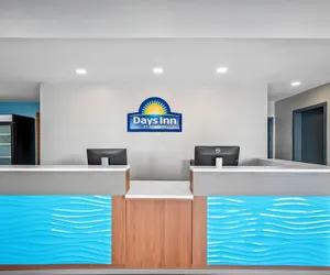 Photo 2 - Days Inn by Wyndham Renfro Valley Mount Vernon