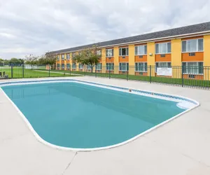 Photo 5 - Days Inn by Wyndham Holland