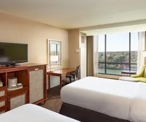 Photo 5 - Holiday Inn Austin -Town Lake, an IHG Hotel