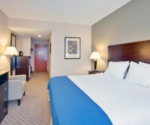 Photo 5 - Holiday Inn Express Sault Ste. Marie, an IHG Hotel