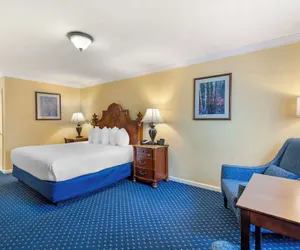 Photo 2 - Best Western White House Inn