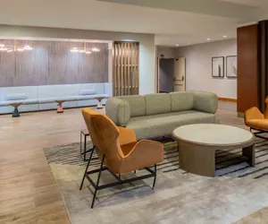 Photo 5 - DoubleTree by Hilton San Francisco Airport