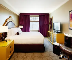 Photo 5 - Huntington Hotel