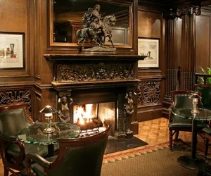 Photo 4 - Huntington Hotel