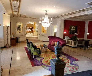 Photo 2 - Huntington Hotel