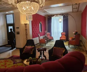 Photo 3 - Huntington Hotel