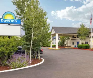 Photo 2 - Days Inn by Wyndham Williams