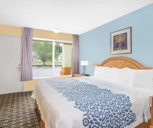 Photo 4 - Days Inn by Wyndham Ruther Glen Kings Dominion Area