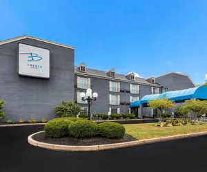 Photo 2 - The Blu Hotel Blue Ash Cincinnati, an Ascend Collection Hotel