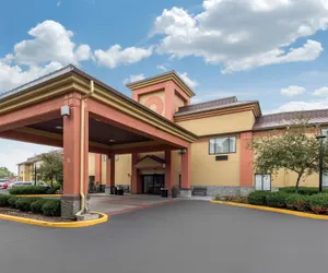 Photo 2 - Quality Inn & Suites Brownsburg - Indianapolis West