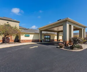 Photo 2 - Quality Inn