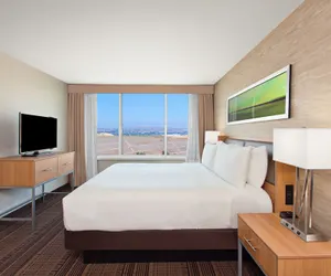 Photo 3 - Holiday Inn Diamond Bar - Pomona by IHG