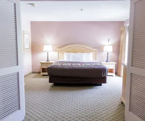 Photo 5 - Wallace Inn