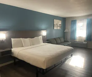 Photo 4 - Bourbon Capital Inn