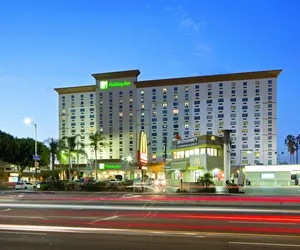 Photo 2 - Holiday Inn Los Angeles - LAX Airport, an IHG Hotel