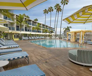 Photo 2 - Marina del Rey Hotel