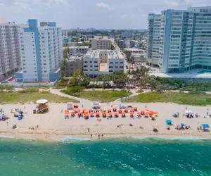 Photo 2 - Crystal Beach Suites Miami Oceanfront Hotel