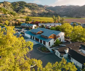 Photo 2 - Calistoga Motor Lodge & Spa, a JdV by Hyatt Hotel