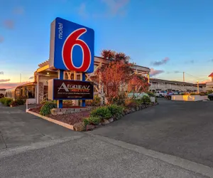 Photo 2 - Motel 6 Fort Bragg, CA