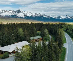 Photo 2 - Seward Windsong Lodge