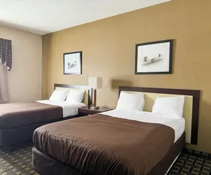 Photo 5 - FairBridge Inn & Suites Batavia - Darien Amusement Park