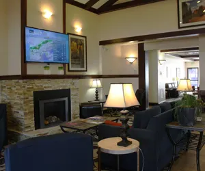 Photo 3 - Ramada by Wyndham Denver International Airport