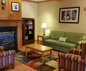 Photo 2 - Country Inn & Suites by Radisson, Bloomington-Normal West, IL