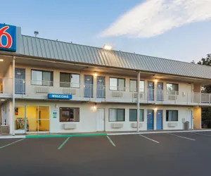 Photo 2 - Motel 6 Woodland, CA – Sacramento Airport