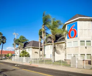 Photo 2 - Motel 6 Riverside, CA - South